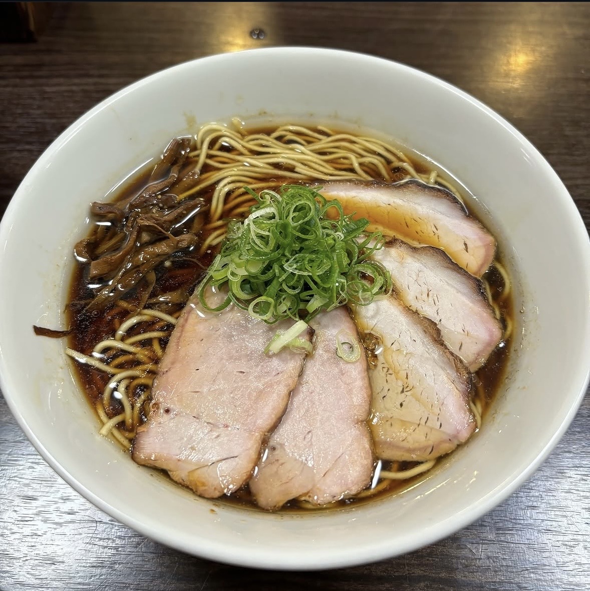Kashiwagi – Famous Soy-Sauce Based Ramen Shop Located 2 stops from Shinjuku!