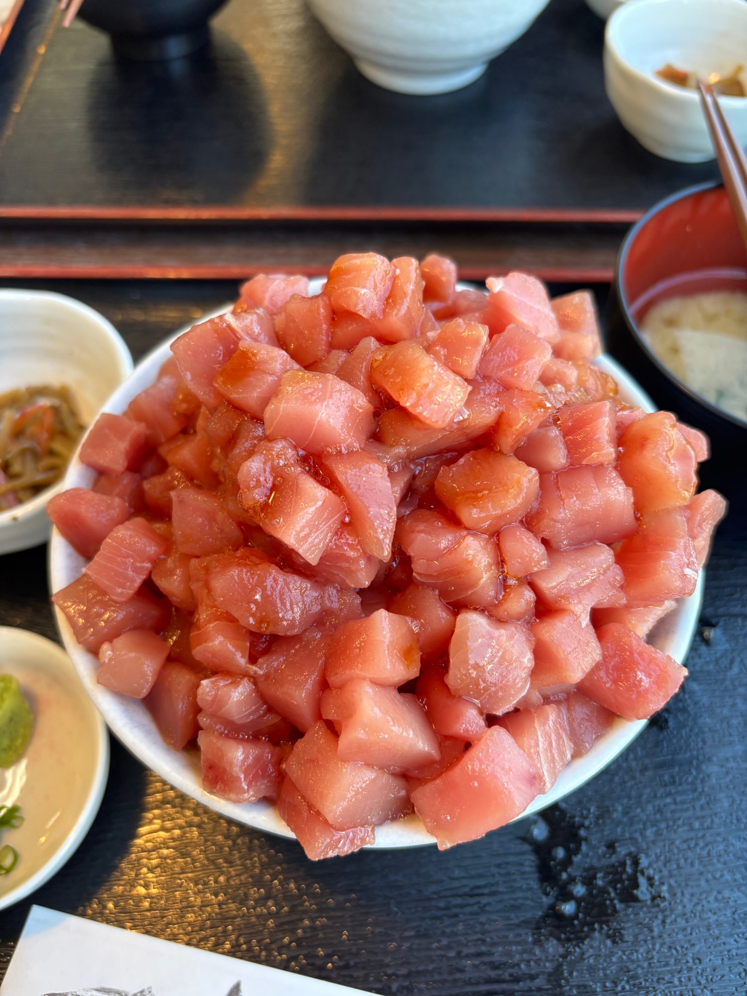 魚市場食堂 – Fresh Tuna From Fish Market That’s Served Until You Say Stop! In Shizuoka!